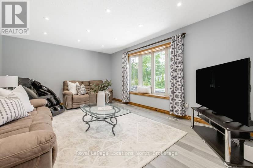 39 McCague Street — photo 11 of 33