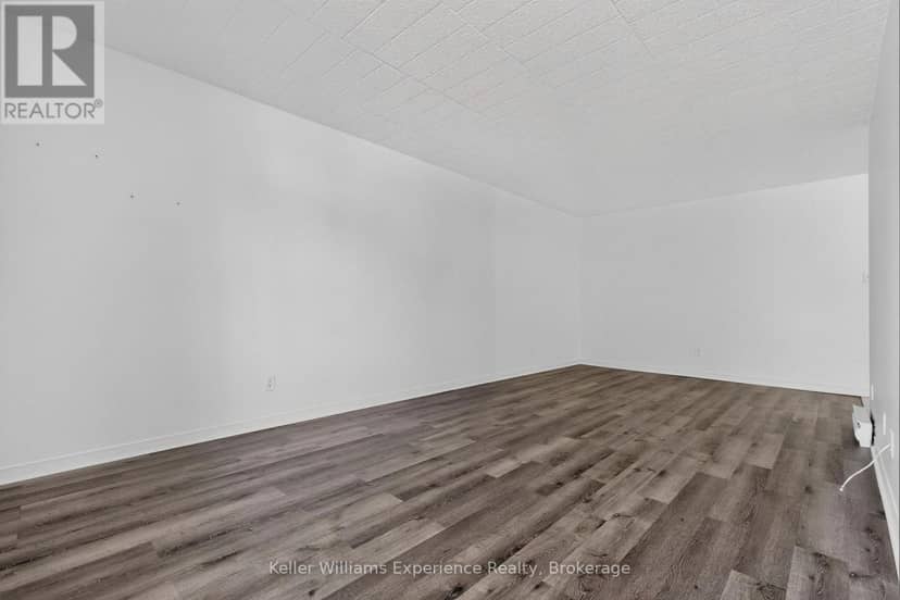203 - 184 Eighth Street — photo 20 of 40