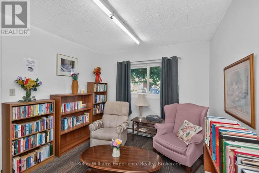 203 - 184 Eighth Street — photo 37 of 40