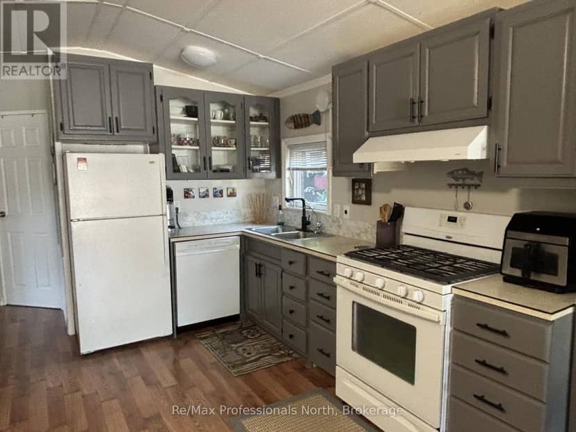 98 - 1007 Racoon Road — photo 10 of 20