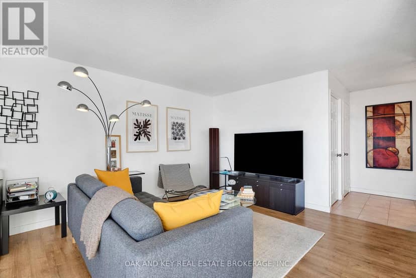 1805 - 323 Colborne Street, London East, photo 6