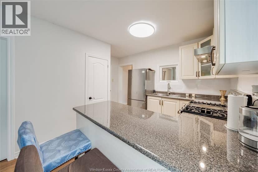 1626 Albert — photo 8 of 33
