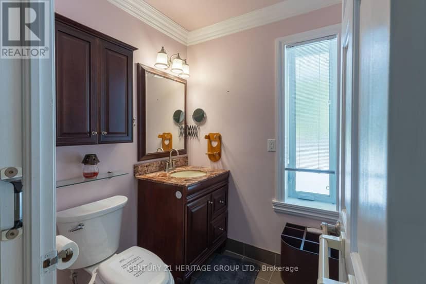 405 Champlain Road — photo 14 of 30