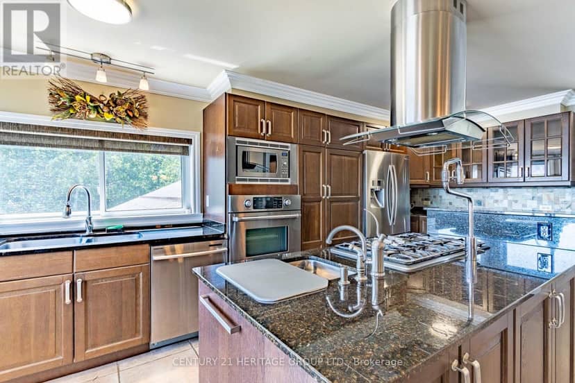 405 Champlain Road — photo 9 of 30