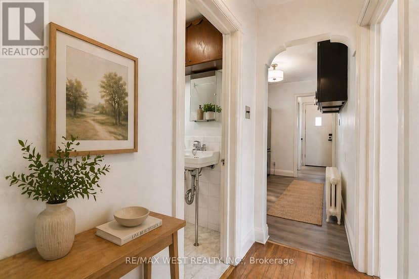 5 Dieppe Road S — photo 12 of 23