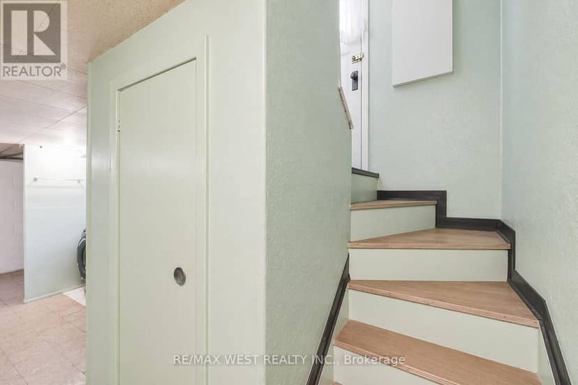 5 Dieppe Road S — photo 17 of 23