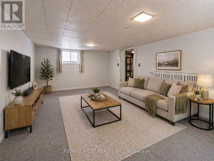 5 Dieppe Road S — photo 21 of 23