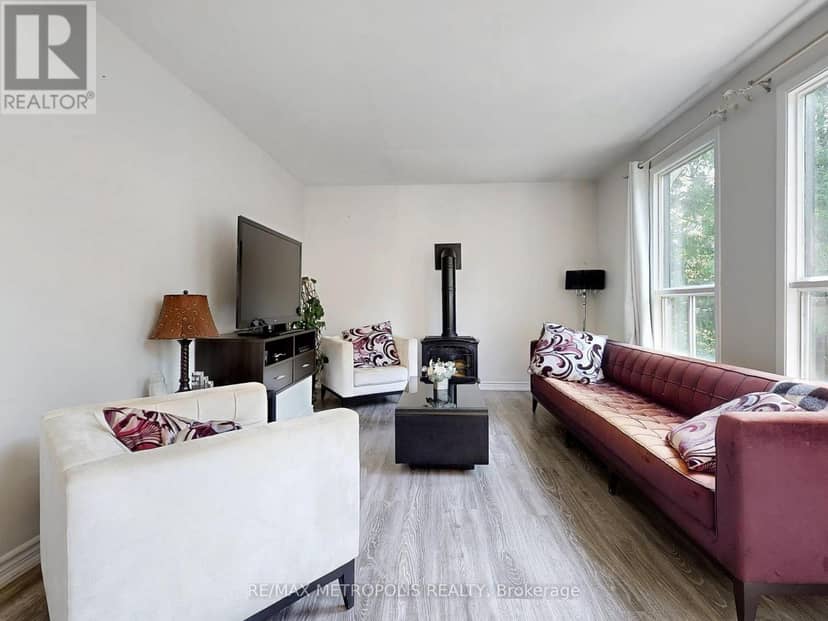 1000 Elgin Street — photo 6 of 40