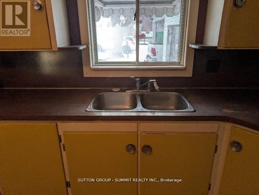 663 County Rd 15, Prince Edward County, photo 3