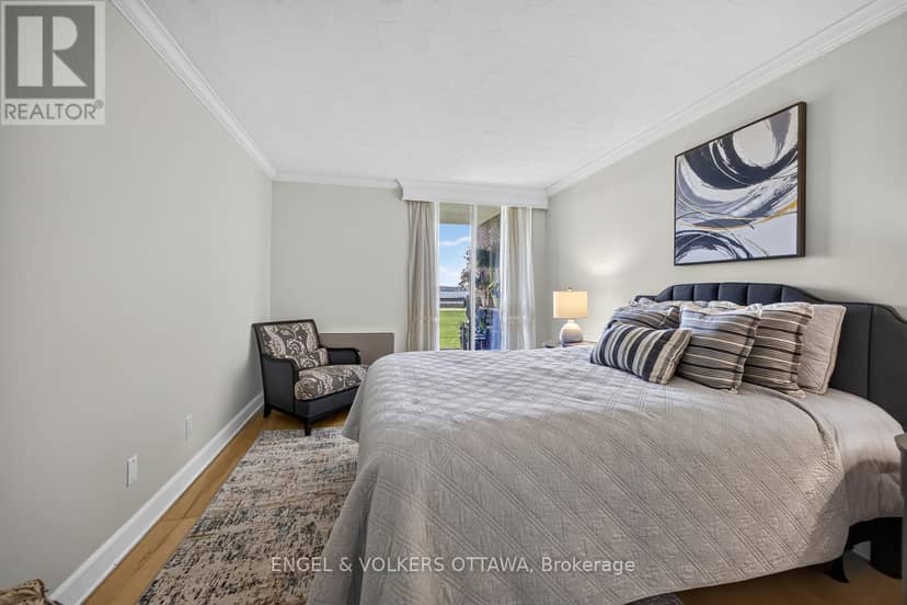 110 - 55 Water Street E — photo 29 of 35