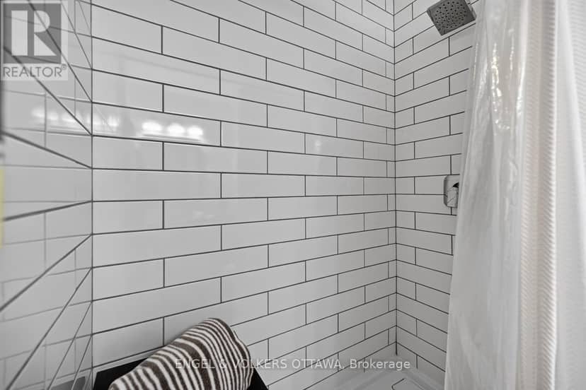 110 - 55 Water Street E — photo 32 of 35