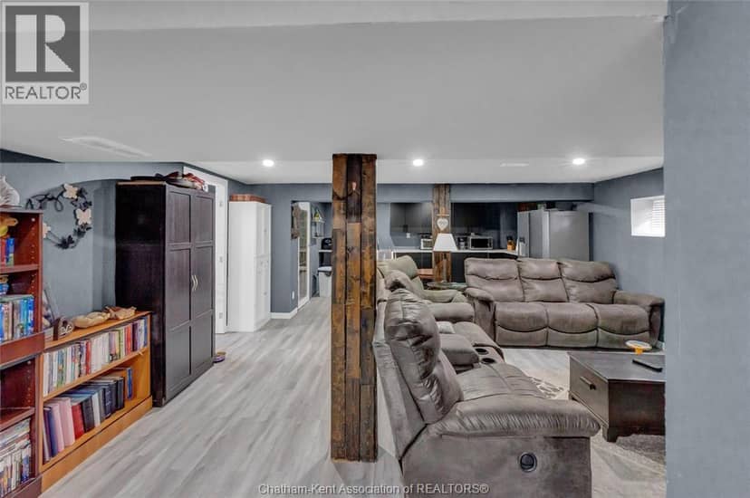 104 Erie STREET South — photo 33 of 40