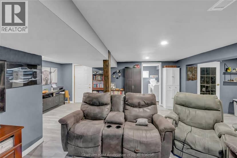 104 Erie STREET South — photo 40 of 40