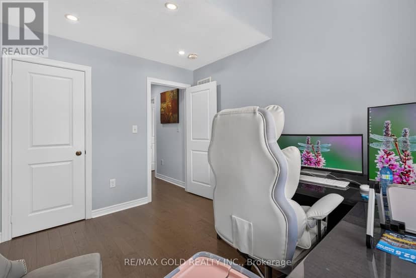 29 Rangemore Road E — photo 32 of 40