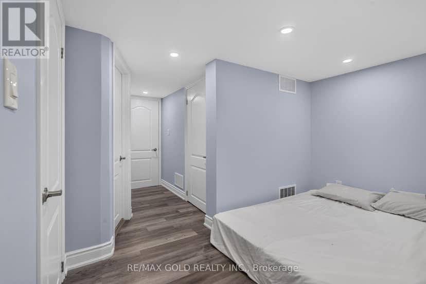 29 Rangemore Road E — photo 34 of 40