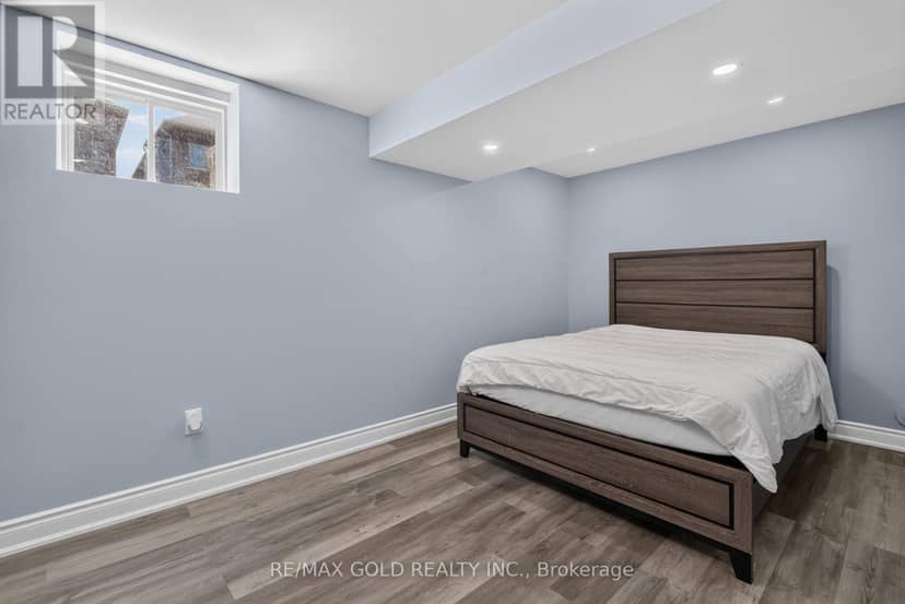 29 Rangemore Road E — photo 37 of 40