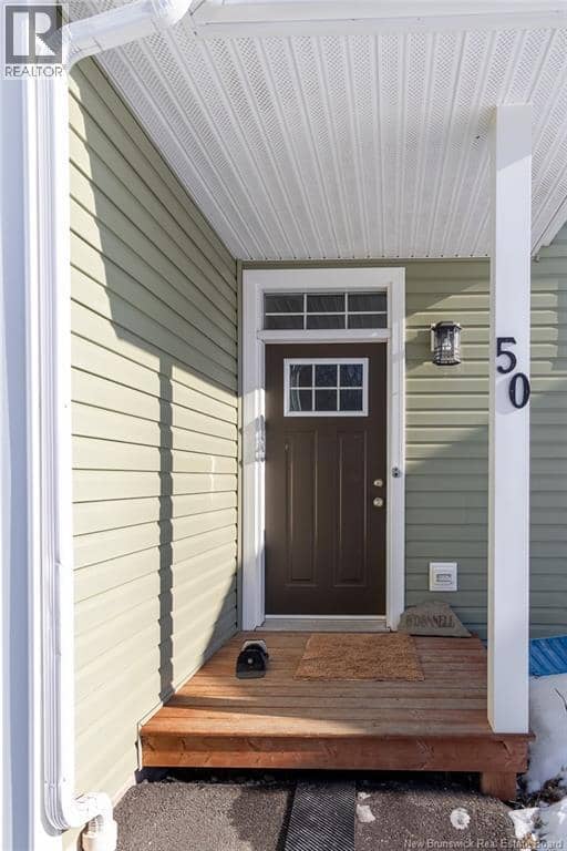 50 Walker Crescent — photo 2 of 40