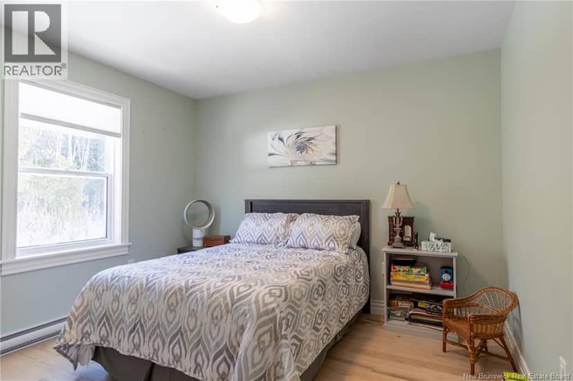 50 Walker Crescent — photo 18 of 40