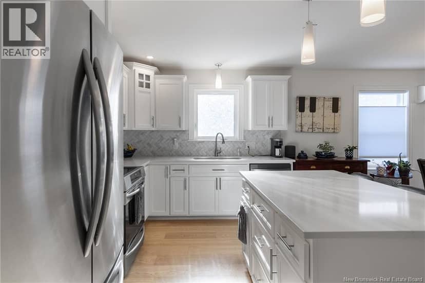 50 Walker Crescent — photo 9 of 40