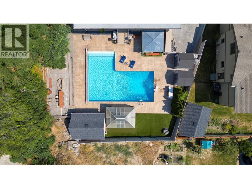 5318 Fulton Place, Peachland