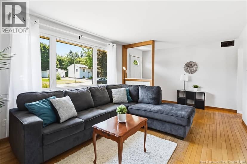 73 Laurelle Avenue — photo 6 of 40