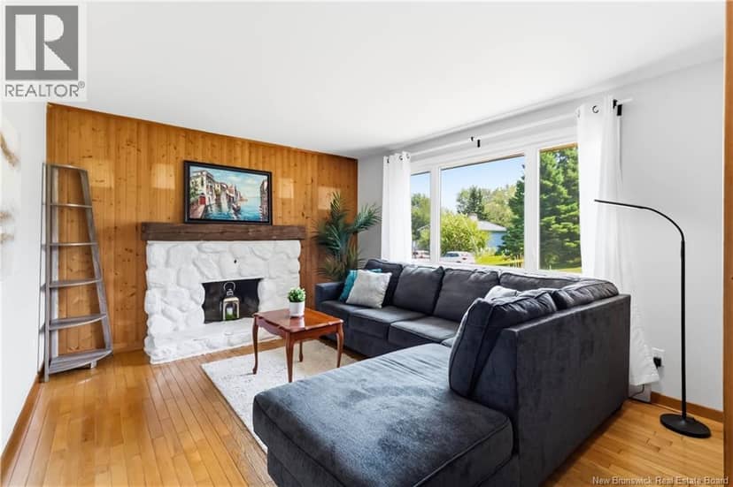 73 Laurelle Avenue — photo 4 of 40