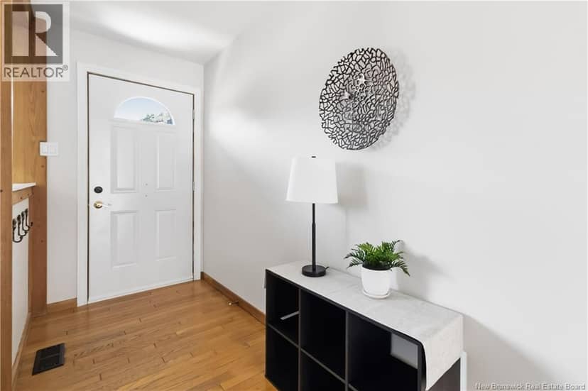 73 Laurelle Avenue — photo 3 of 40