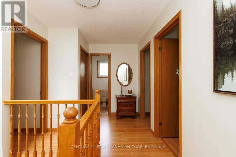 255 Deveron Crescent — photo 22 of 40