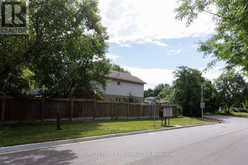 255 Deveron Crescent — photo 36 of 40