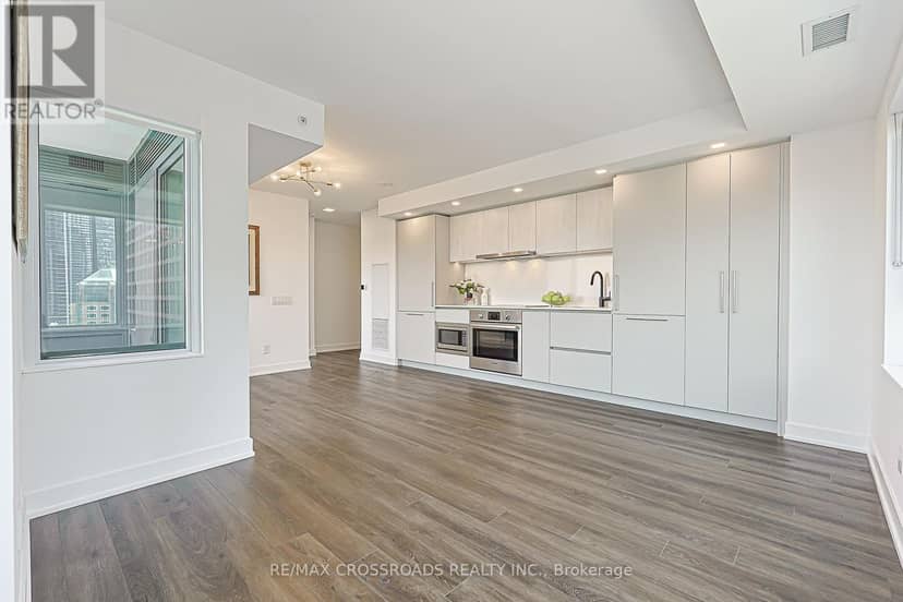 1204 - 609 Sherbourne Street — photo 10 of 40