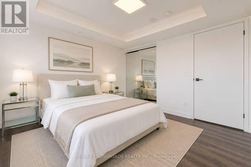 1204 - 609 Sherbourne Street — photo 25 of 40