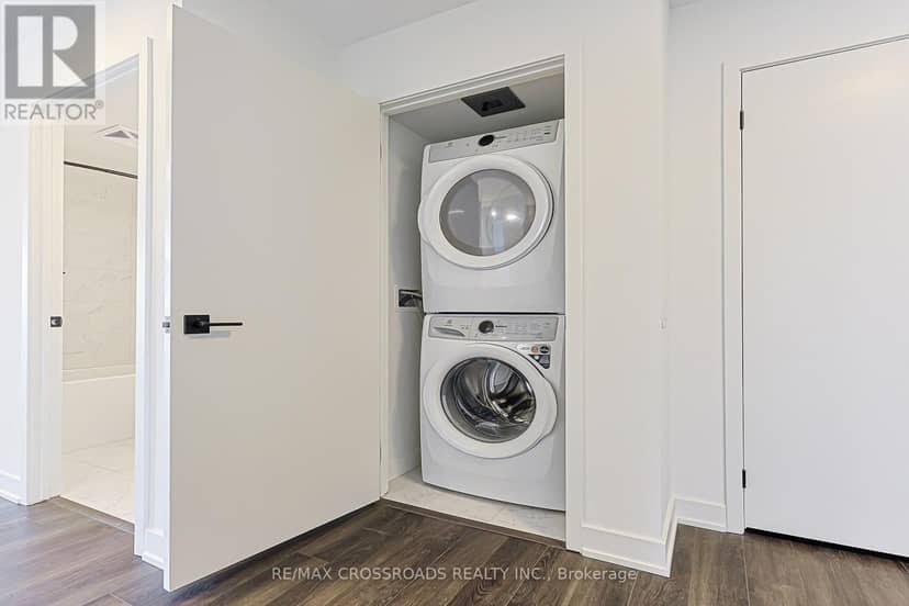 1204 - 609 Sherbourne Street — photo 32 of 40