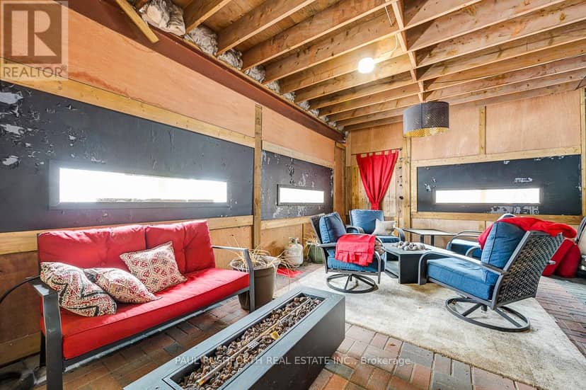 3968 Elphin Maberly Road — photo 34 of 40