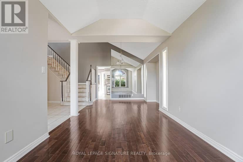 94 Niagara Drive — photo 4 of 32