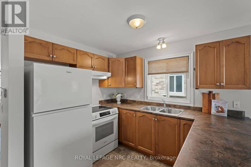 3988 Sunset Lane — photo 9 of 30