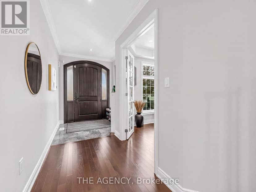 576 Oakwood Drive — photo 2 of 40