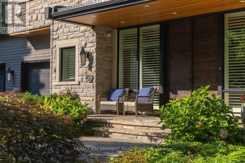 253 Rossmore Boulevard — photo 11 of 40