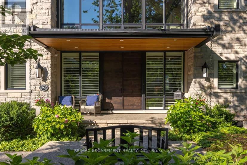 253 Rossmore Boulevard — photo 12 of 40