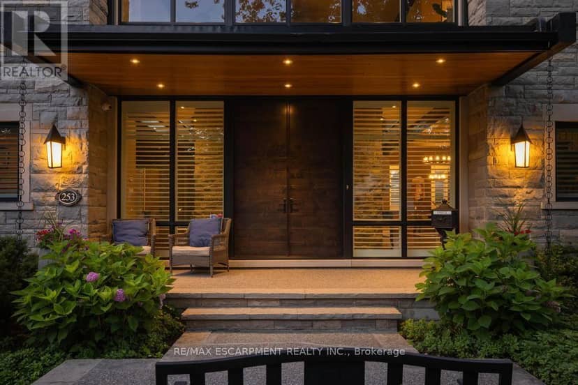 253 Rossmore Boulevard — photo 13 of 40