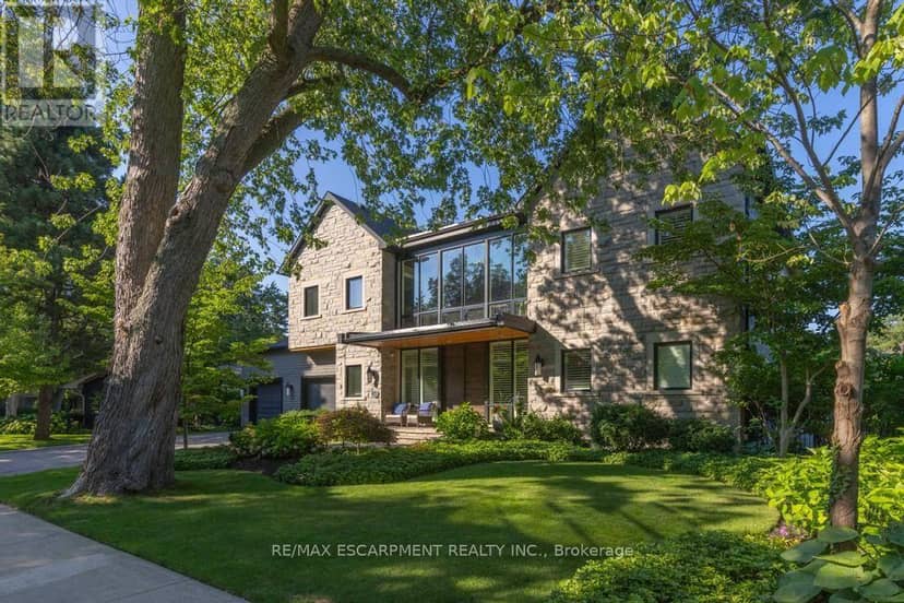 253 Rossmore Boulevard, Burlington, photo 3