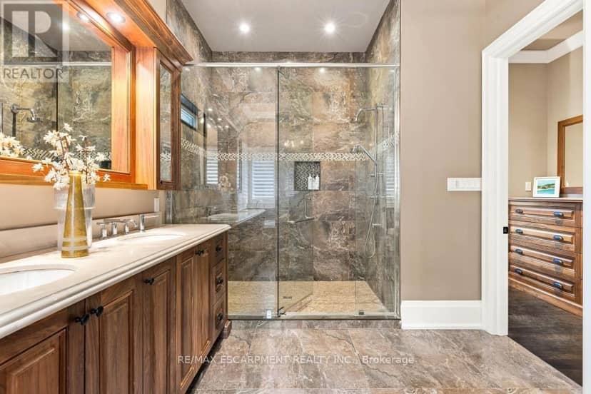 253 Rossmore Boulevard — photo 30 of 40