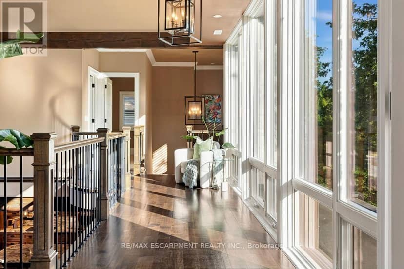 253 Rossmore Boulevard — photo 32 of 40
