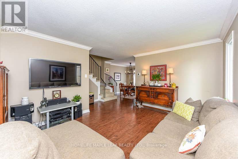 30 Primrose Crescent — photo 13 of 40