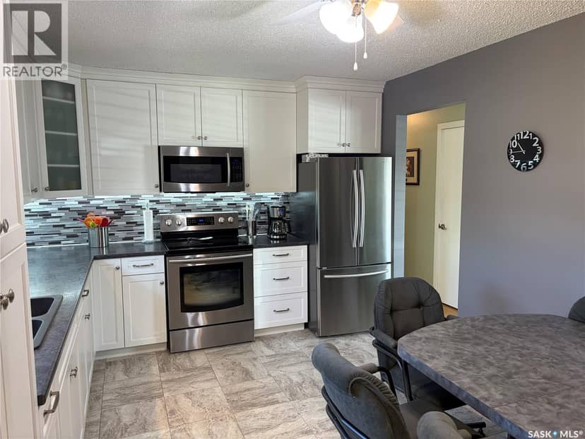 507 6th STREET E, Wynyard, photo 7