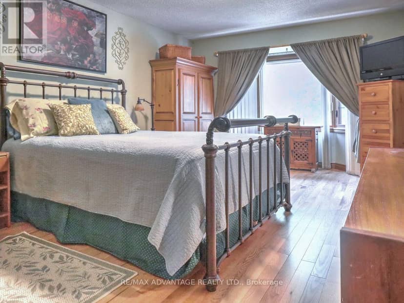 264 Suffolk Place — photo 21 of 40