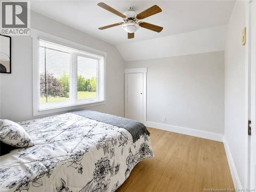 228 Du Pêcheur Nord Street — photo 24 of 36