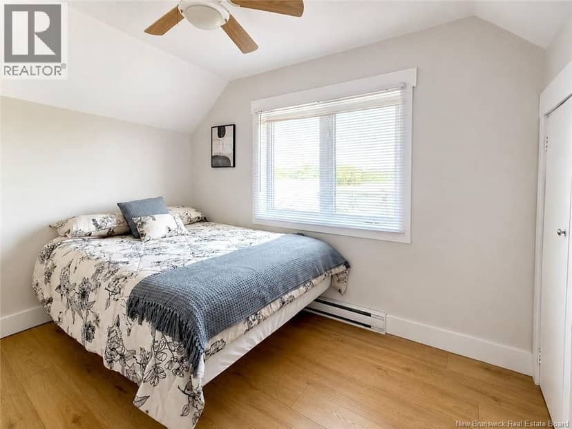 228 Du Pêcheur Nord Street — photo 25 of 36
