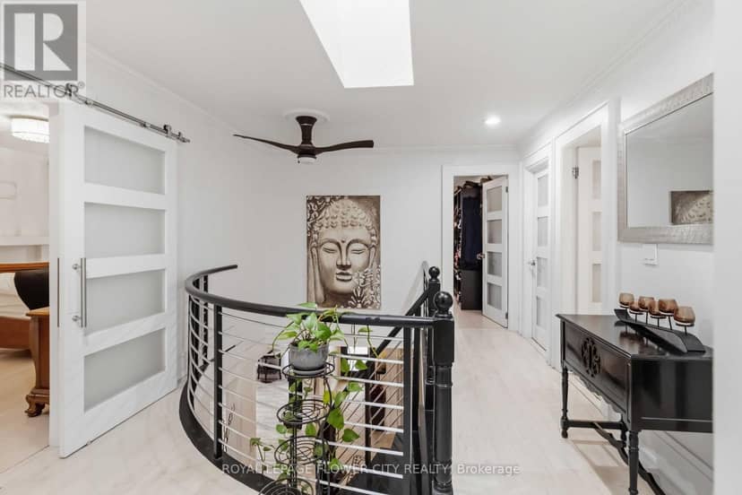 18 Pleasant Valley Place — photo 11 of 29