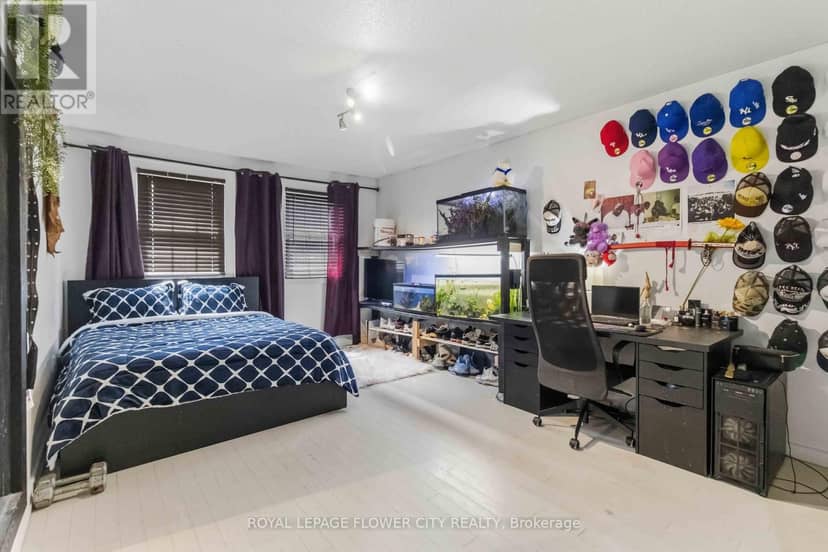 18 Pleasant Valley Place — photo 17 of 29