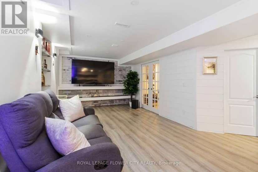 18 Pleasant Valley Place — photo 24 of 29